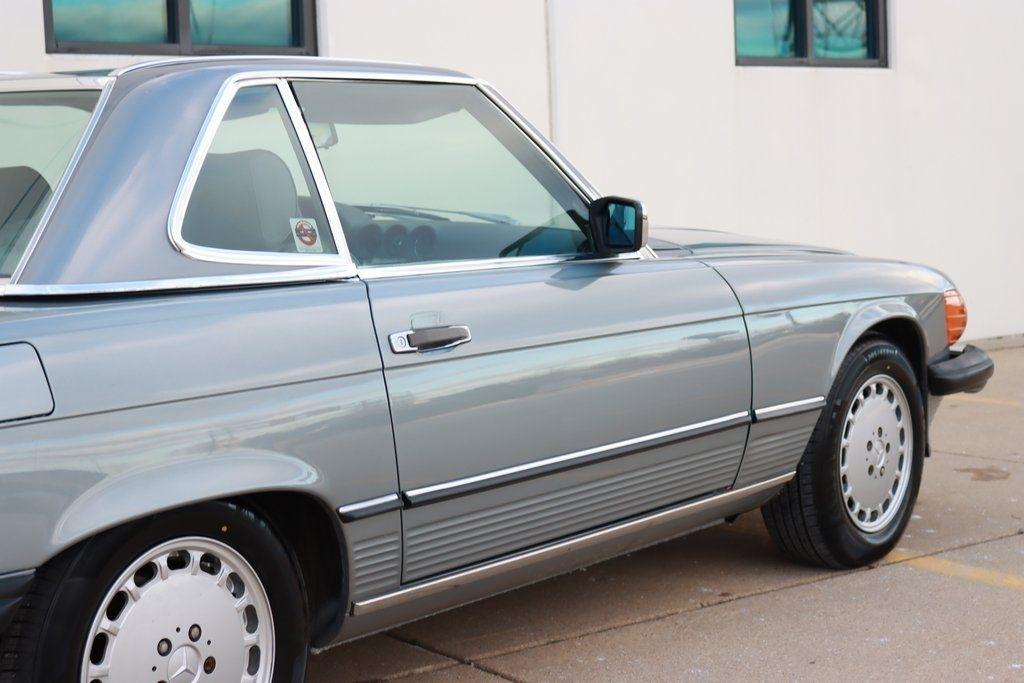 Mercedes-Benz 560 SL  1988