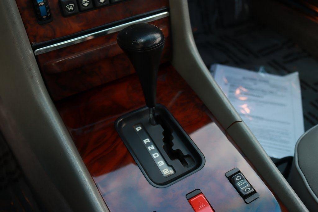 Mercedes-Benz 560 SL  1988