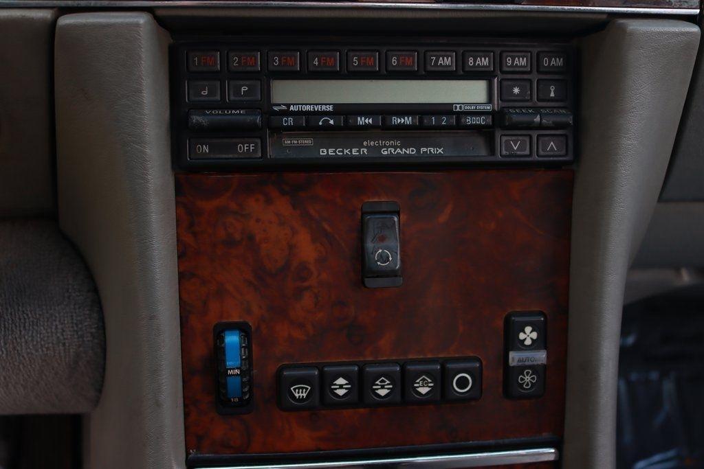 Mercedes-Benz 560 SL  1988