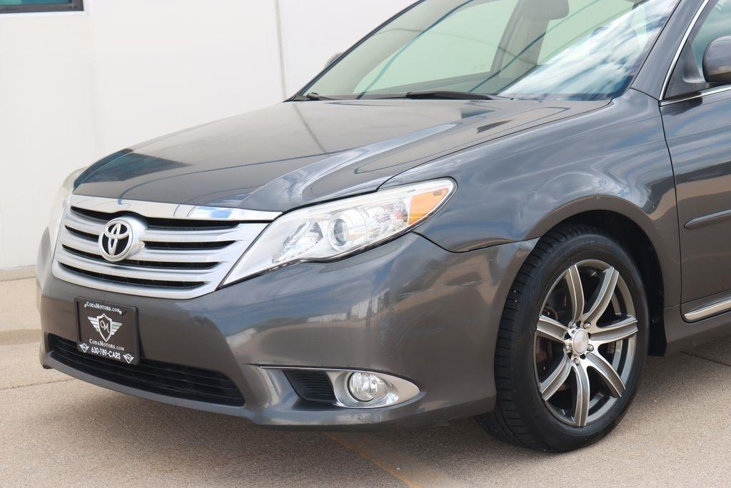 Toyota Avalon  2011