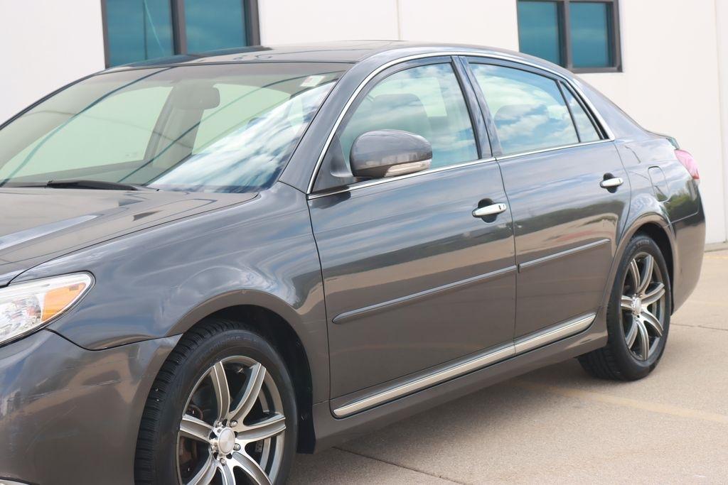 Toyota Avalon  2011