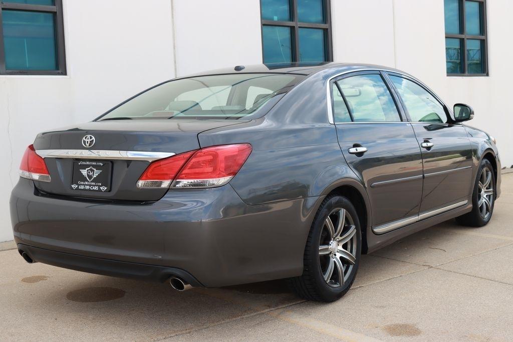 Toyota Avalon  2011