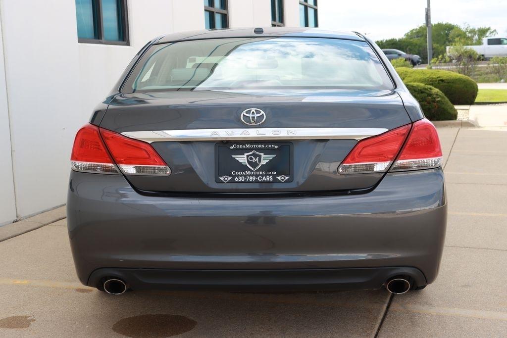 Toyota Avalon  2011