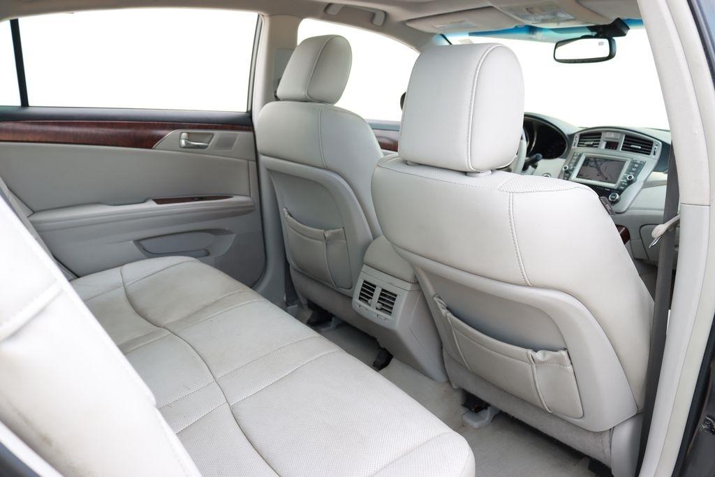 Toyota Avalon  2011