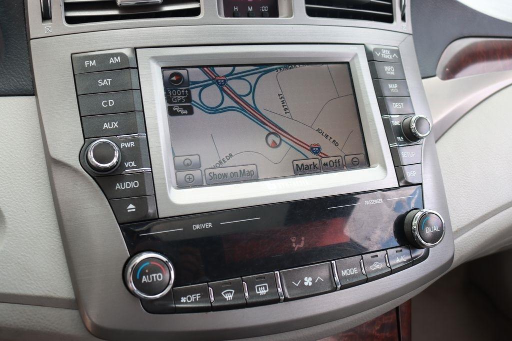 Toyota Avalon  2011