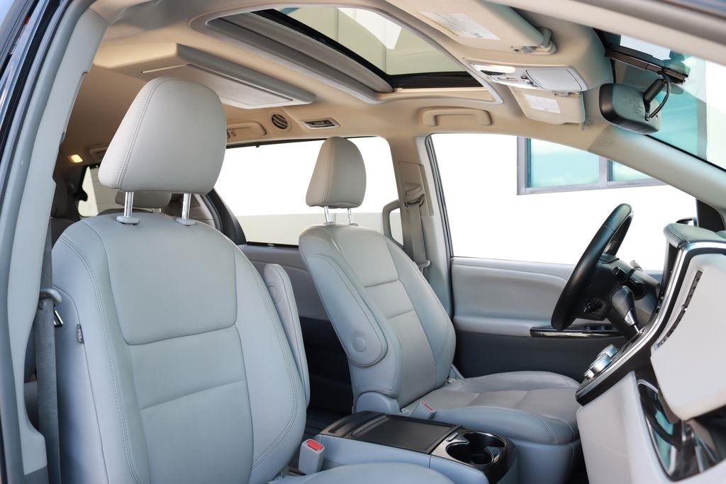 Toyota Sienna  2015
