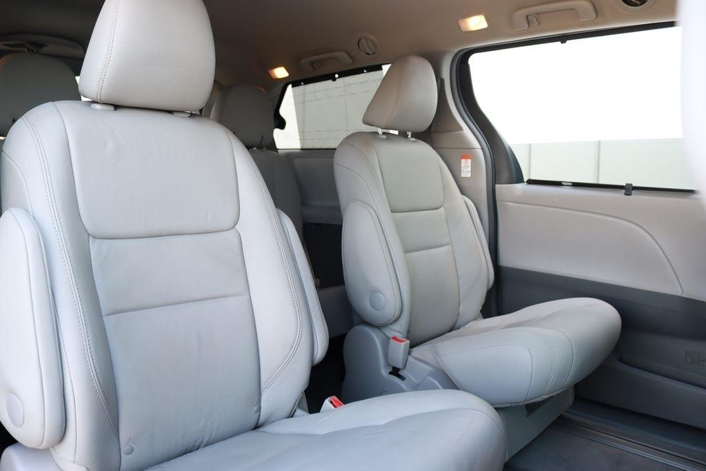 Toyota Sienna  2015