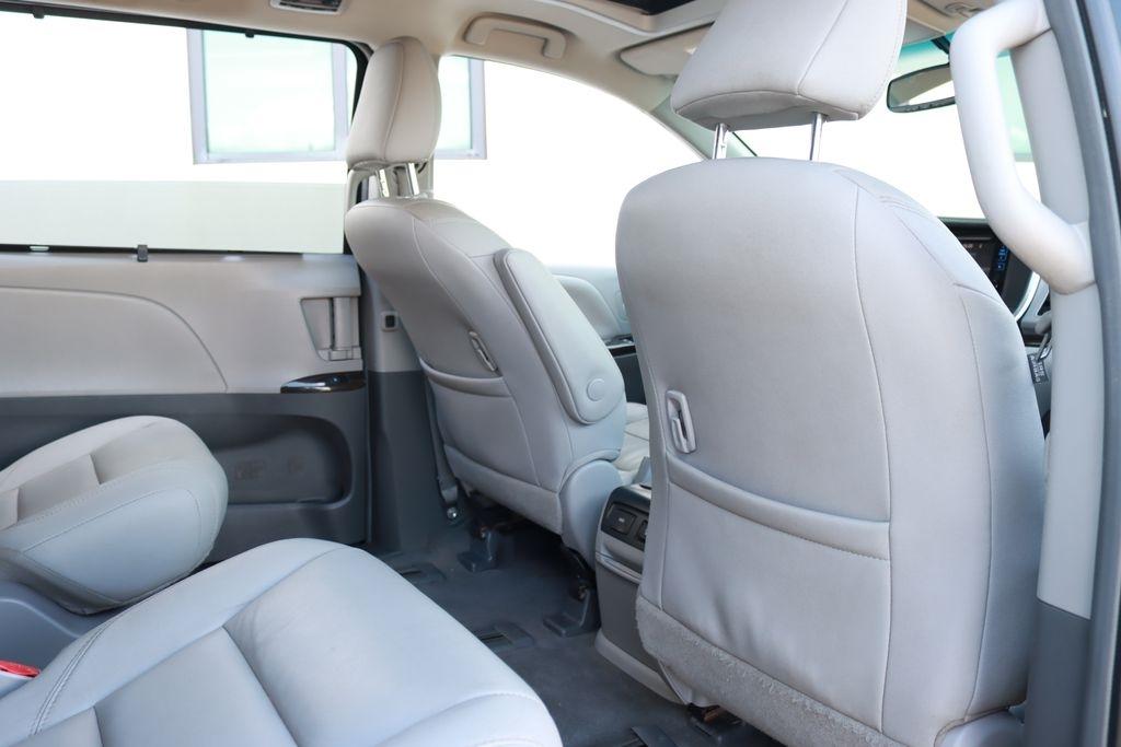 Toyota Sienna  2015