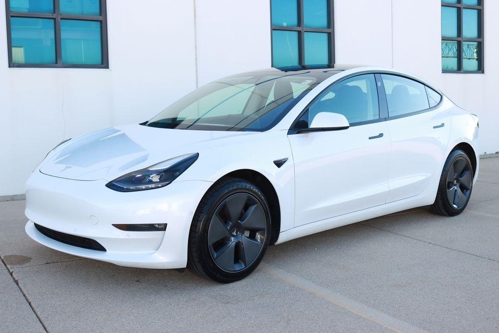Tesla Model 3  2021