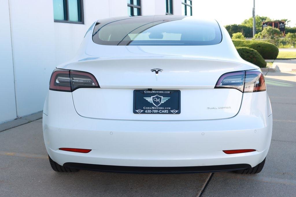 Tesla Model 3  2021