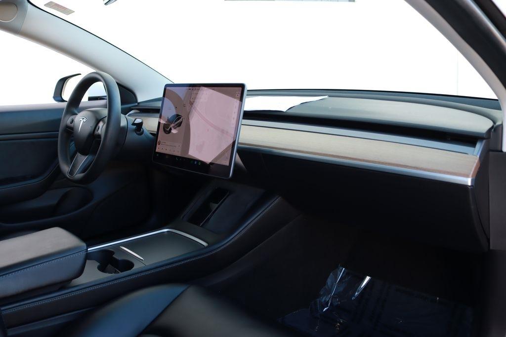 Tesla Model 3  2021