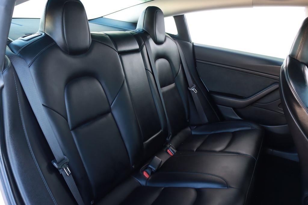 Tesla Model 3  2021