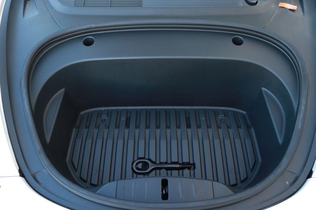 Tesla Model 3  2021