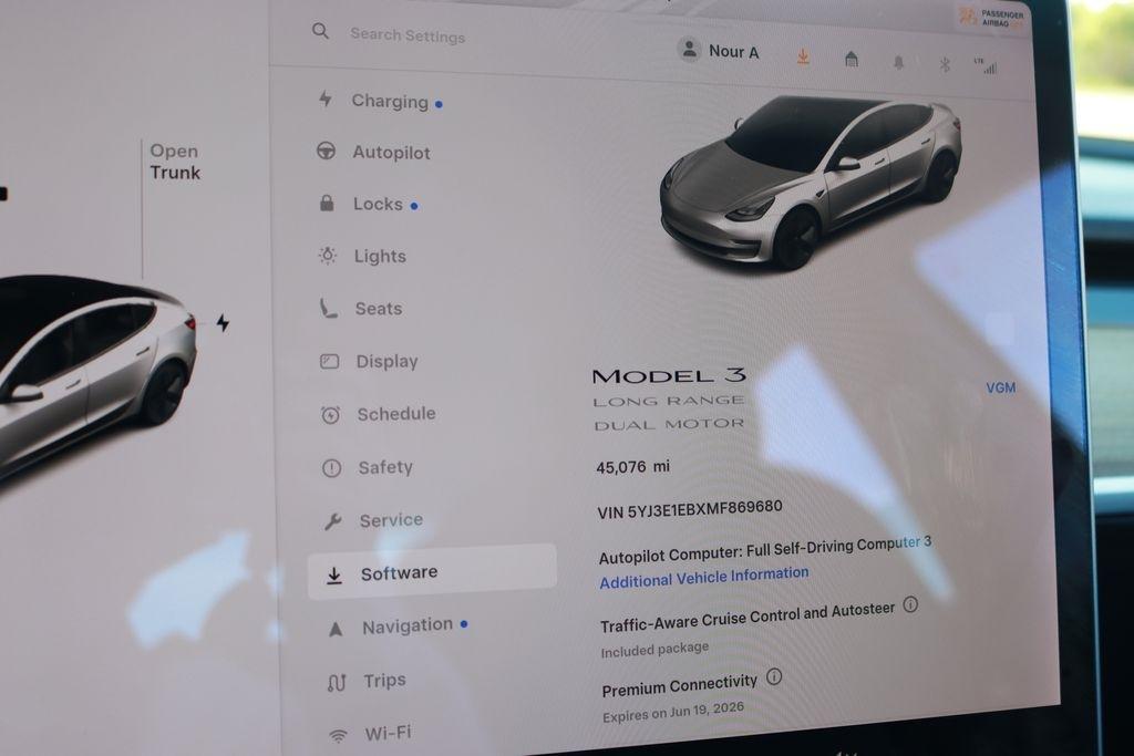 Tesla Model 3  2021