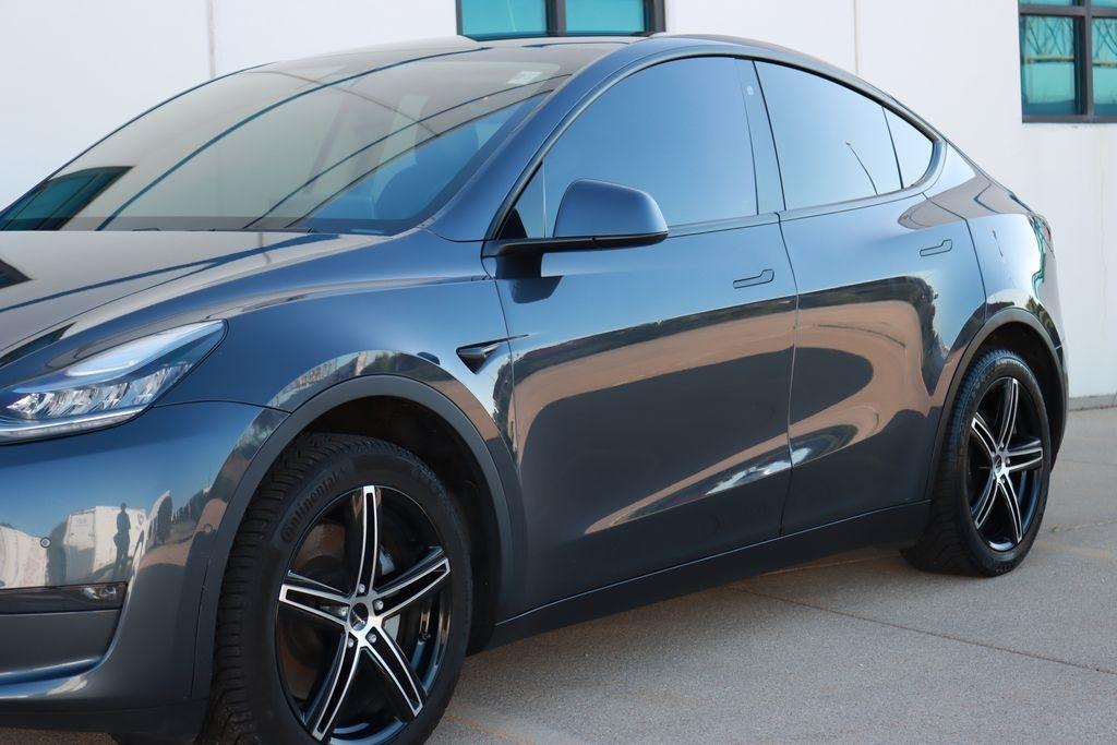 Tesla Model Y  2020