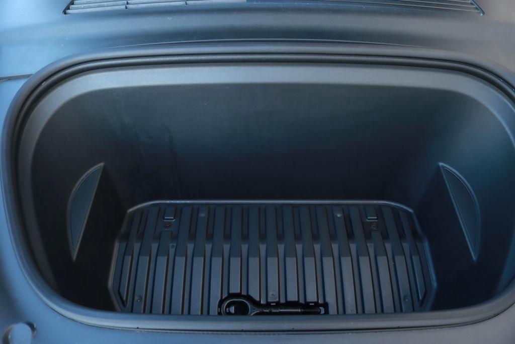 Tesla Model Y  2020