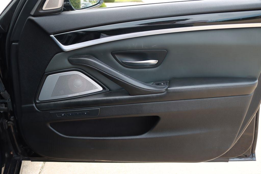 BMW M5  2013