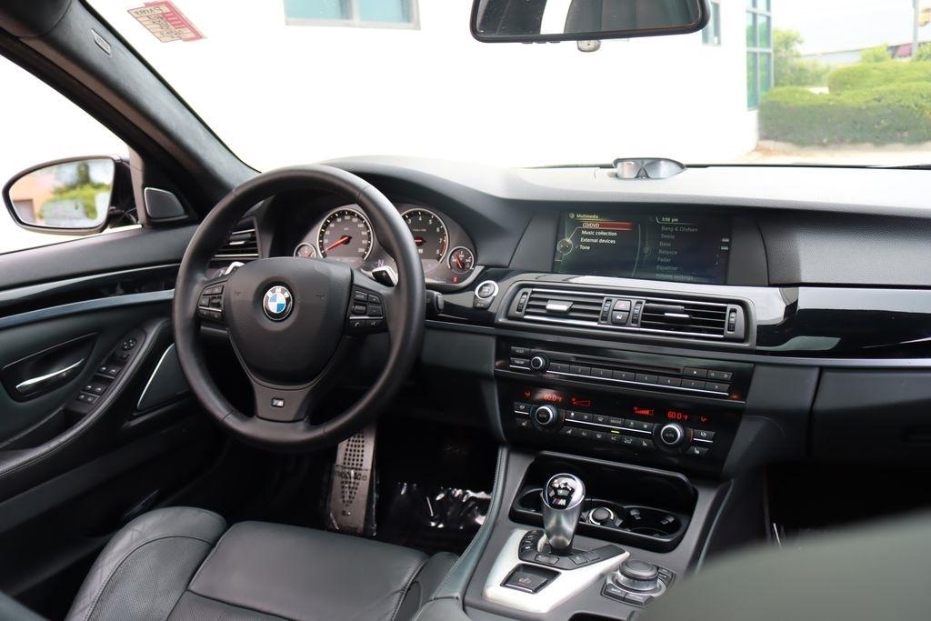 BMW M5  2013