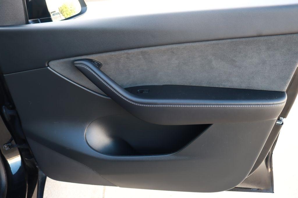 Tesla Model Y  2022