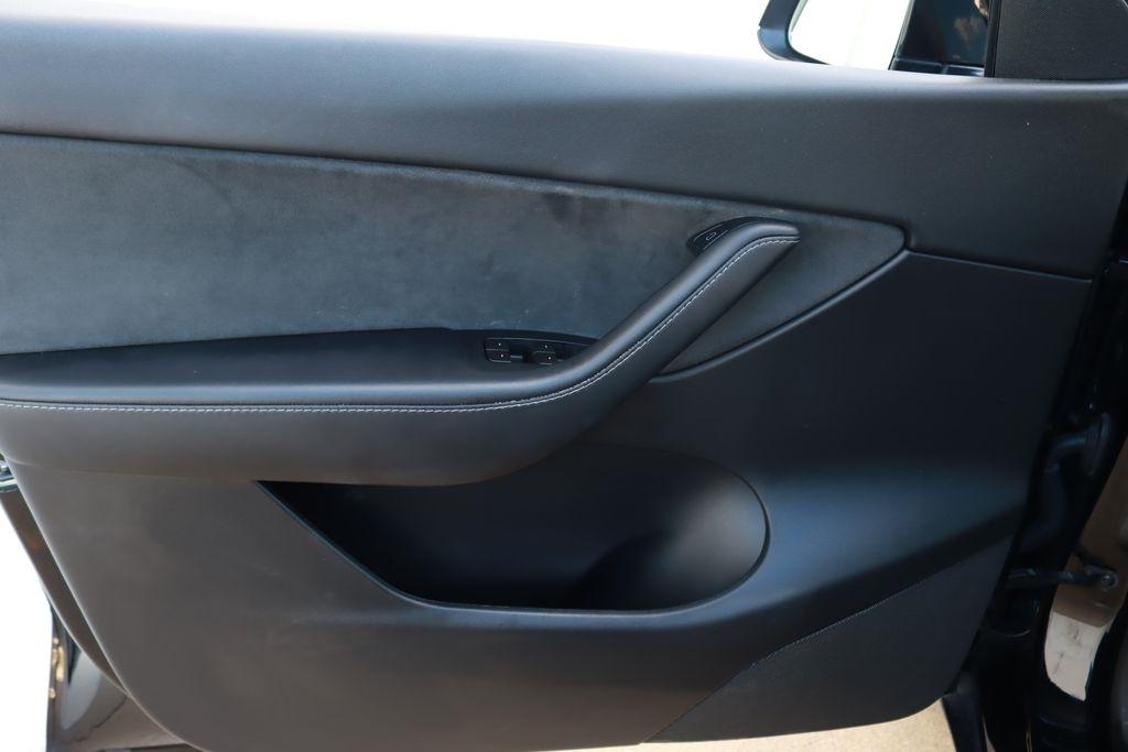 Tesla Model Y  2022