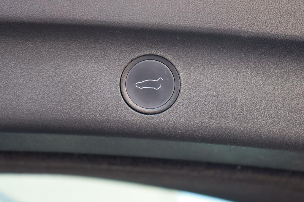 Tesla Model Y  2022
