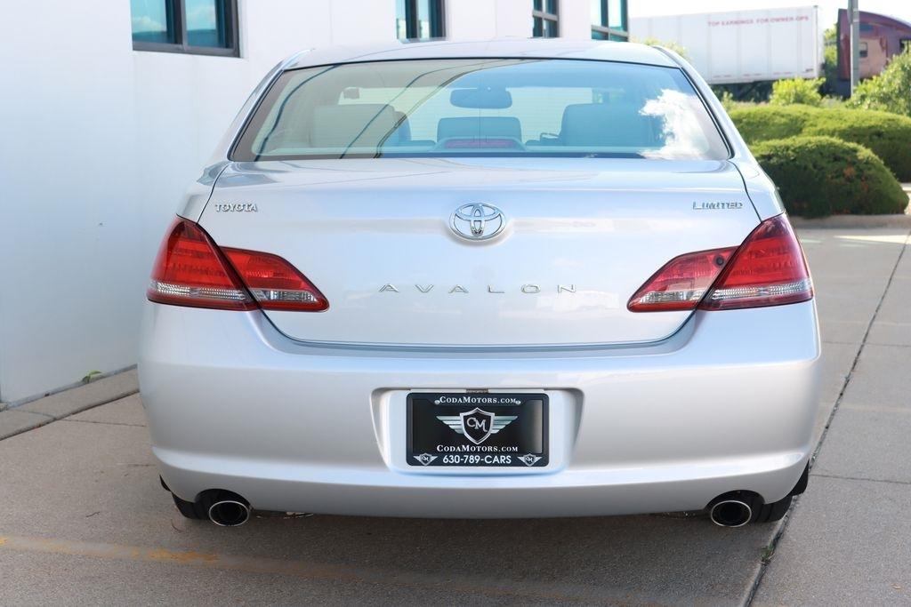 Toyota Avalon  2008