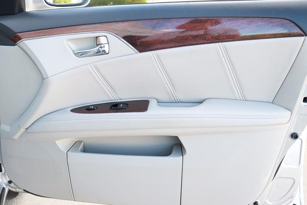 Toyota Avalon  2008