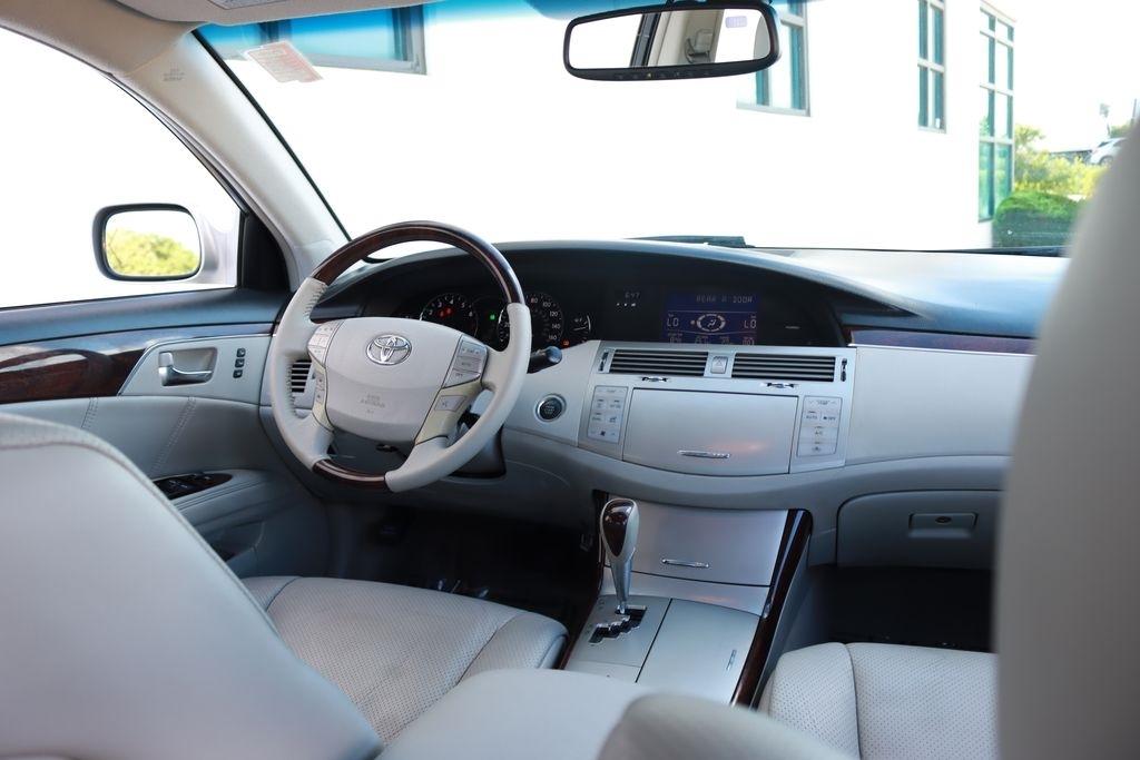 Toyota Avalon  2008