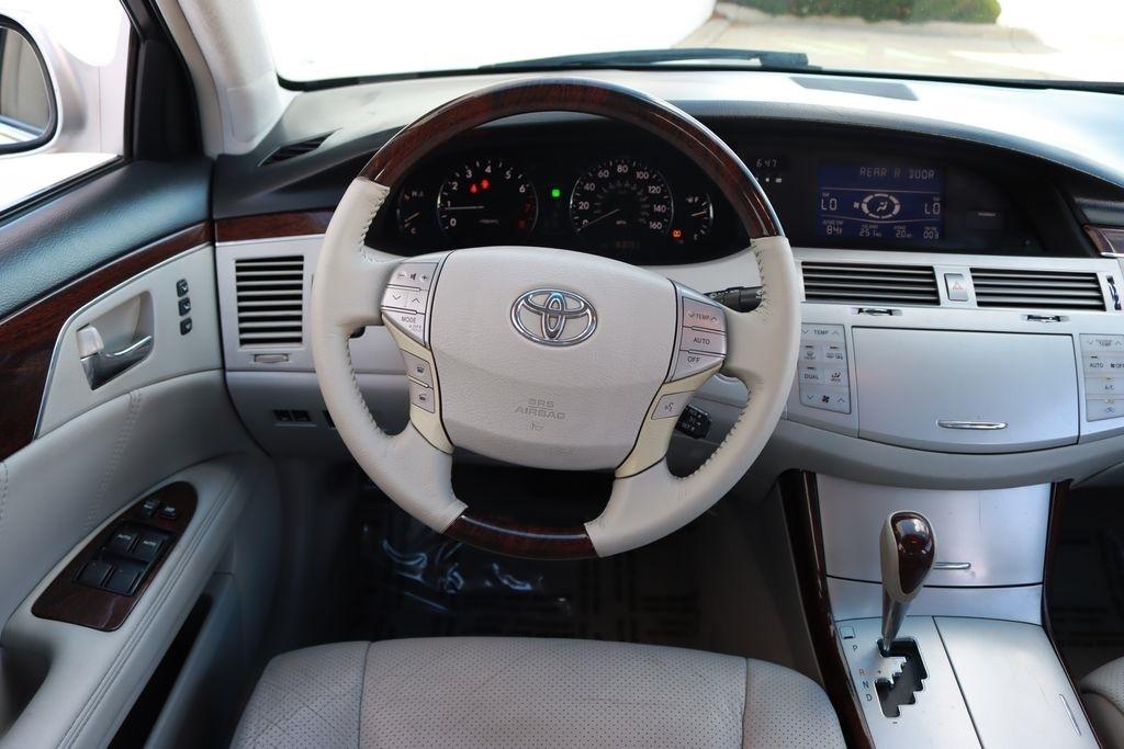 Toyota Avalon  2008