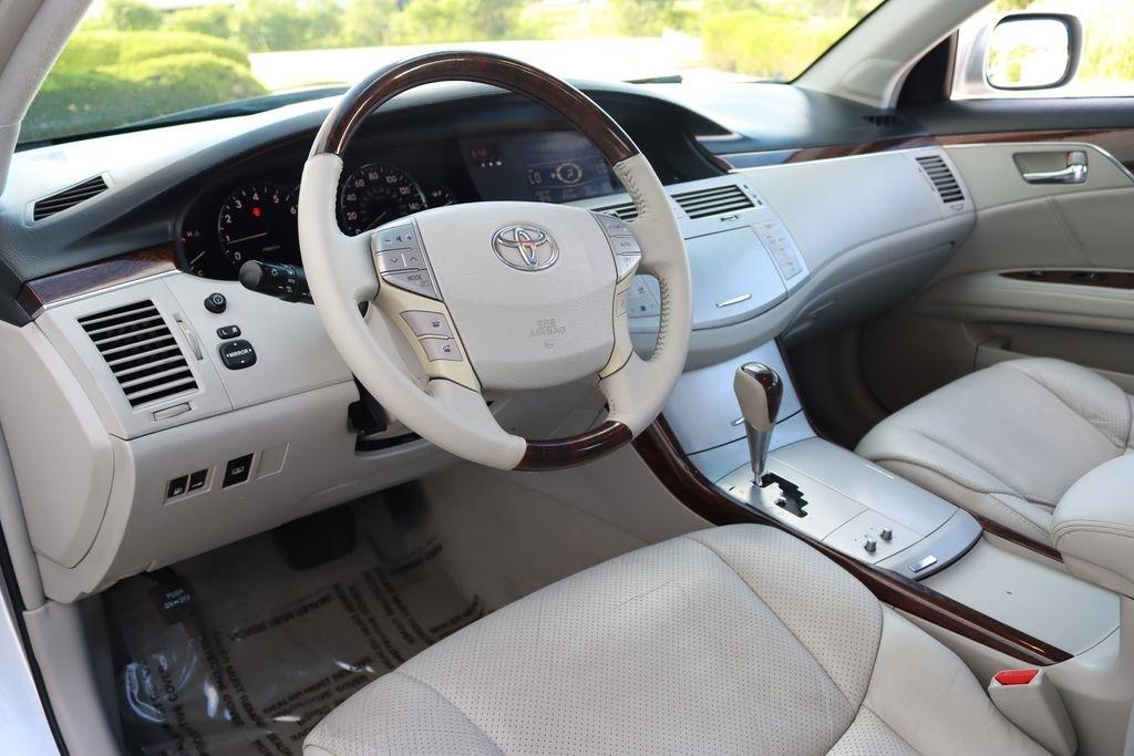 Toyota Avalon  2008