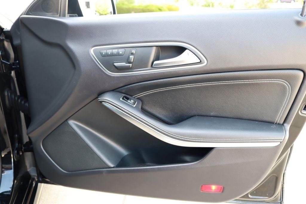 Mercedes-Benz CLA-Class  2014