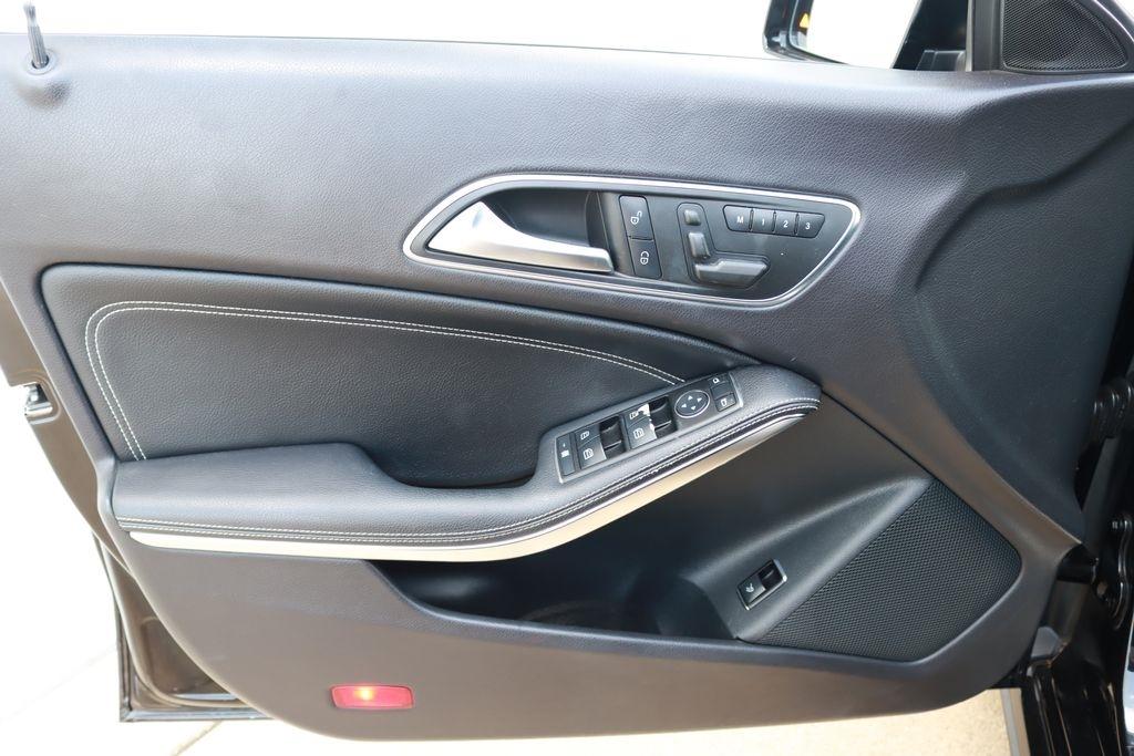 Mercedes-Benz CLA-Class  2014