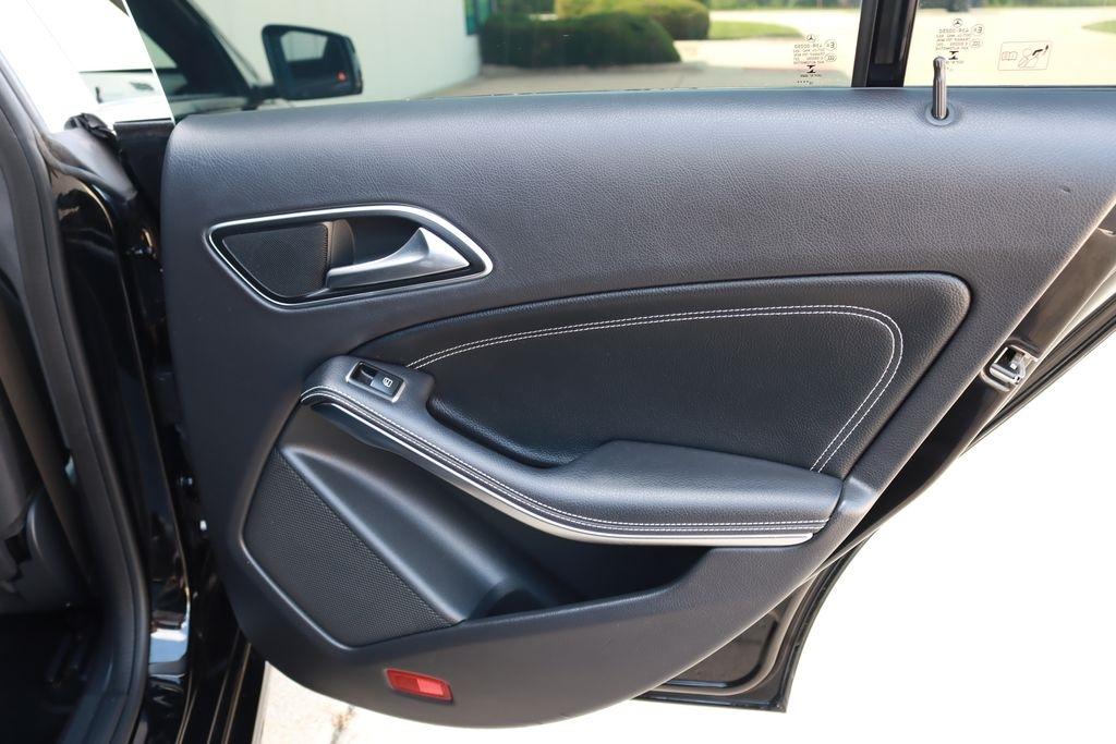 Mercedes-Benz CLA-Class  2014