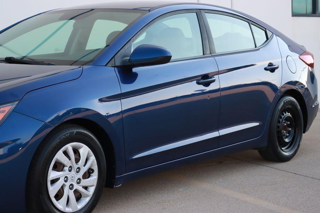 Hyundai Elantra  2019
