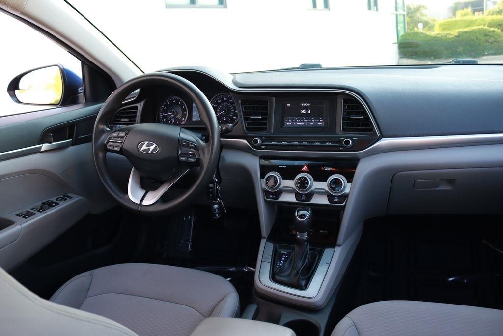 Hyundai Elantra  2019
