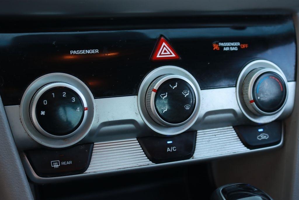 Hyundai Elantra  2019