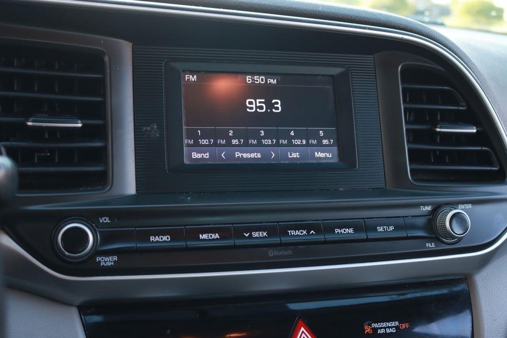 Hyundai Elantra  2019