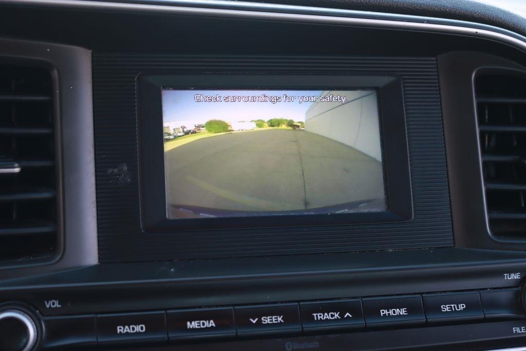 Hyundai Elantra  2019