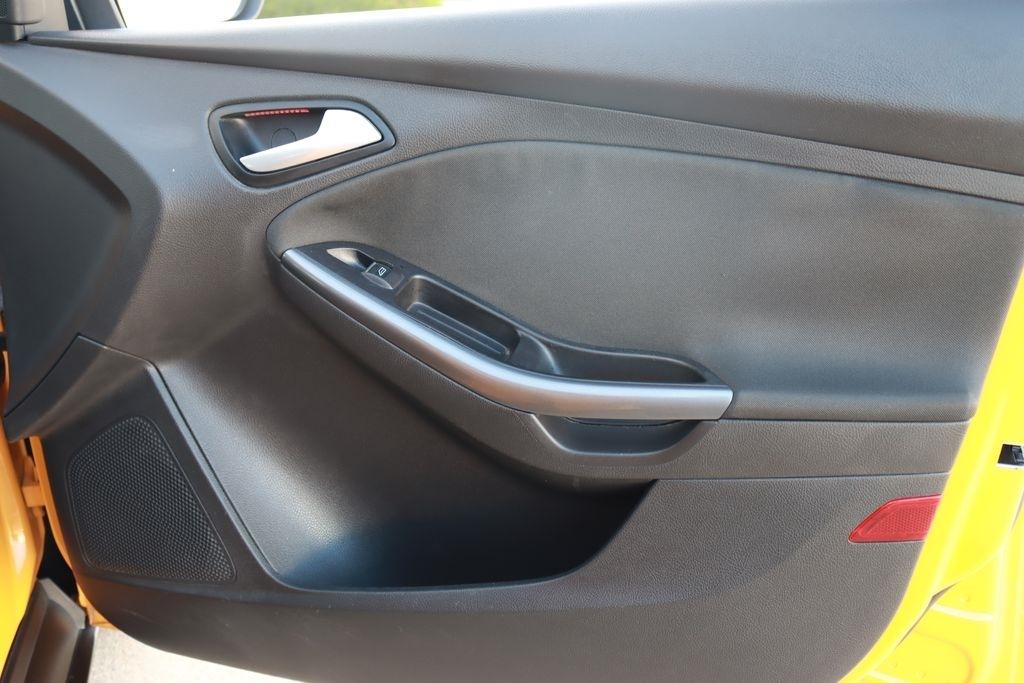 Ford Focus  2012