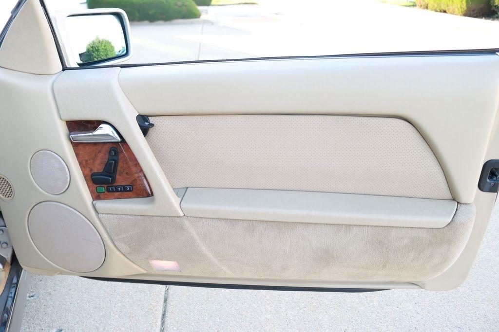 Mercedes-Benz 500  1991