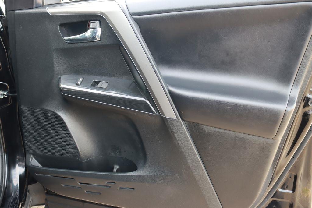 Toyota RAV4  2018