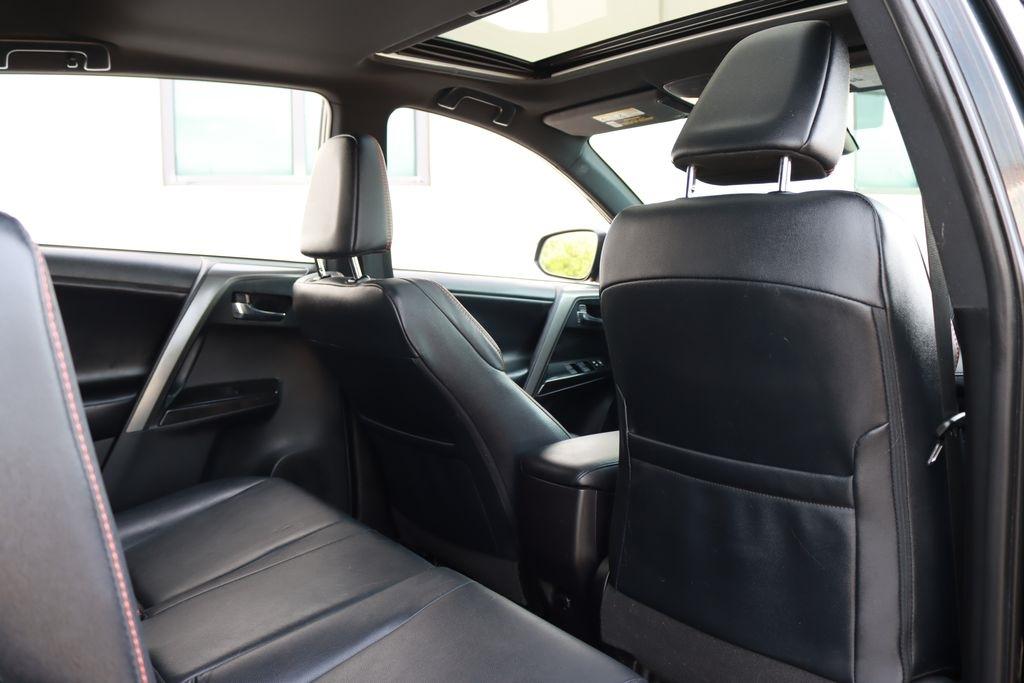 Toyota RAV4  2018