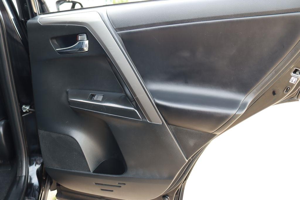 Toyota RAV4  2018