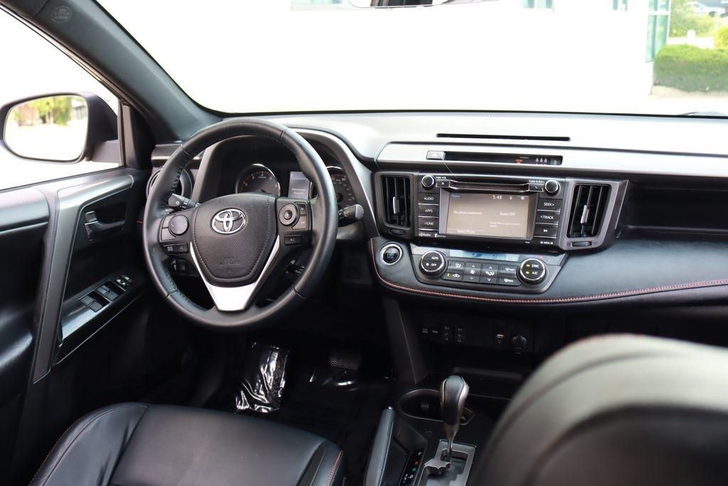Toyota RAV4  2018