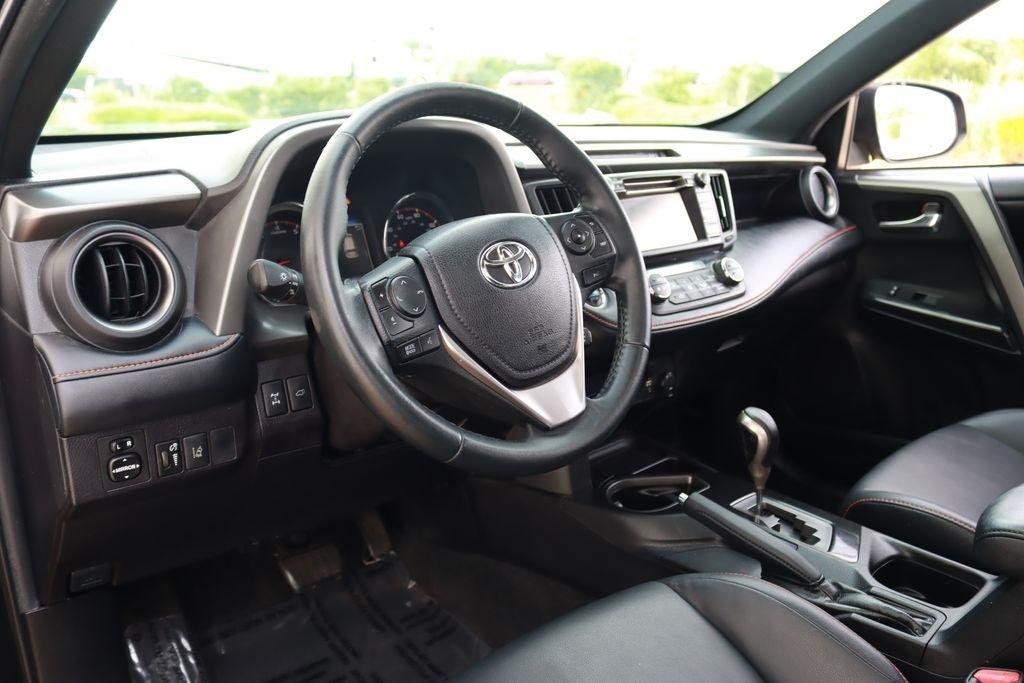 Toyota RAV4  2018