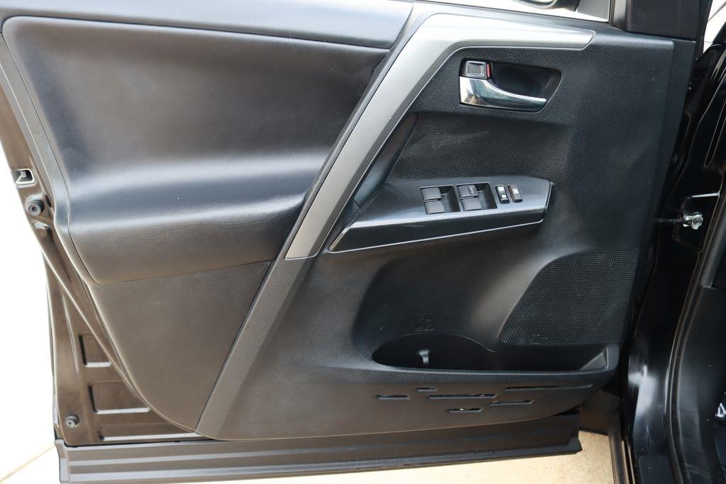 Toyota RAV4  2018