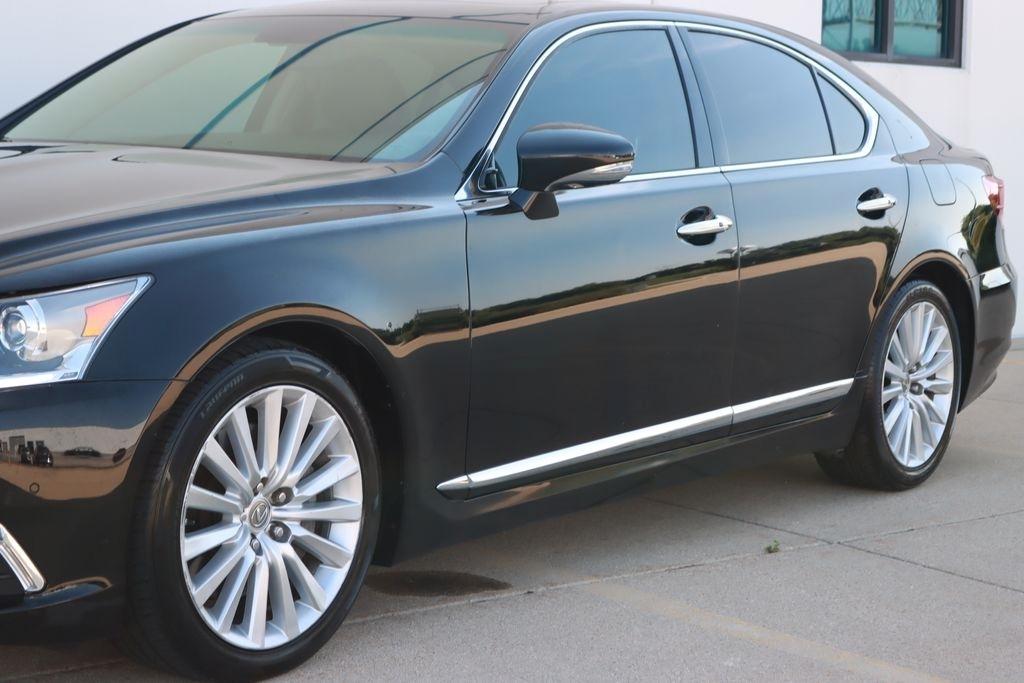 Lexus LS 460  2015