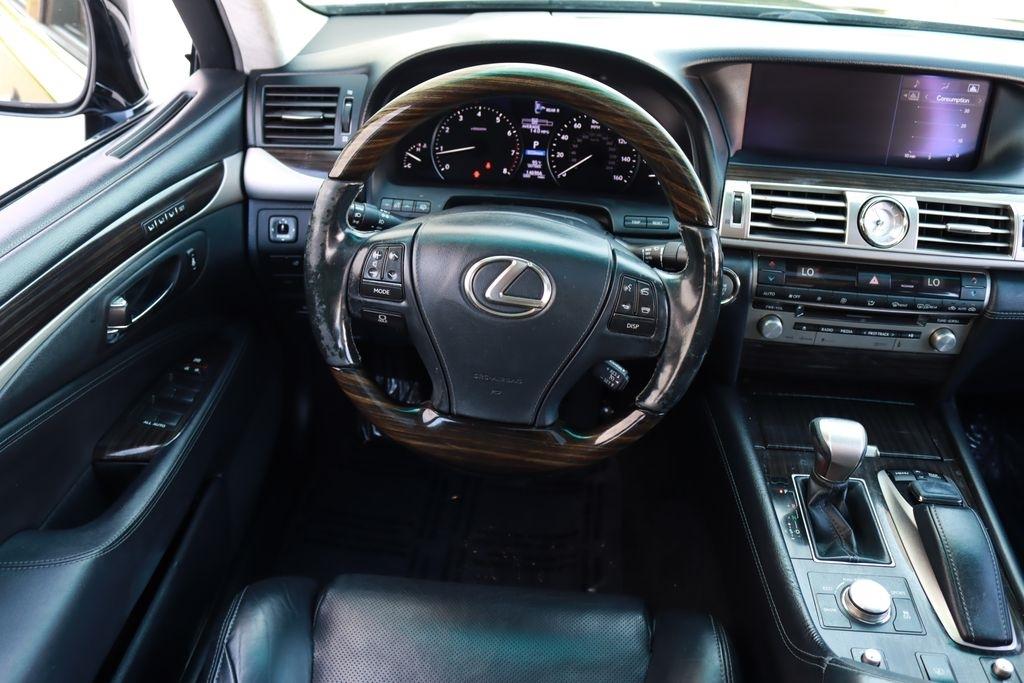 Lexus LS 460  2015