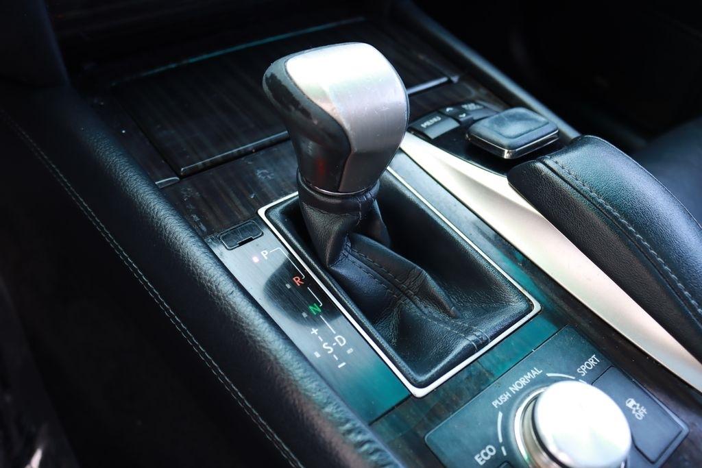 Lexus LS 460  2015