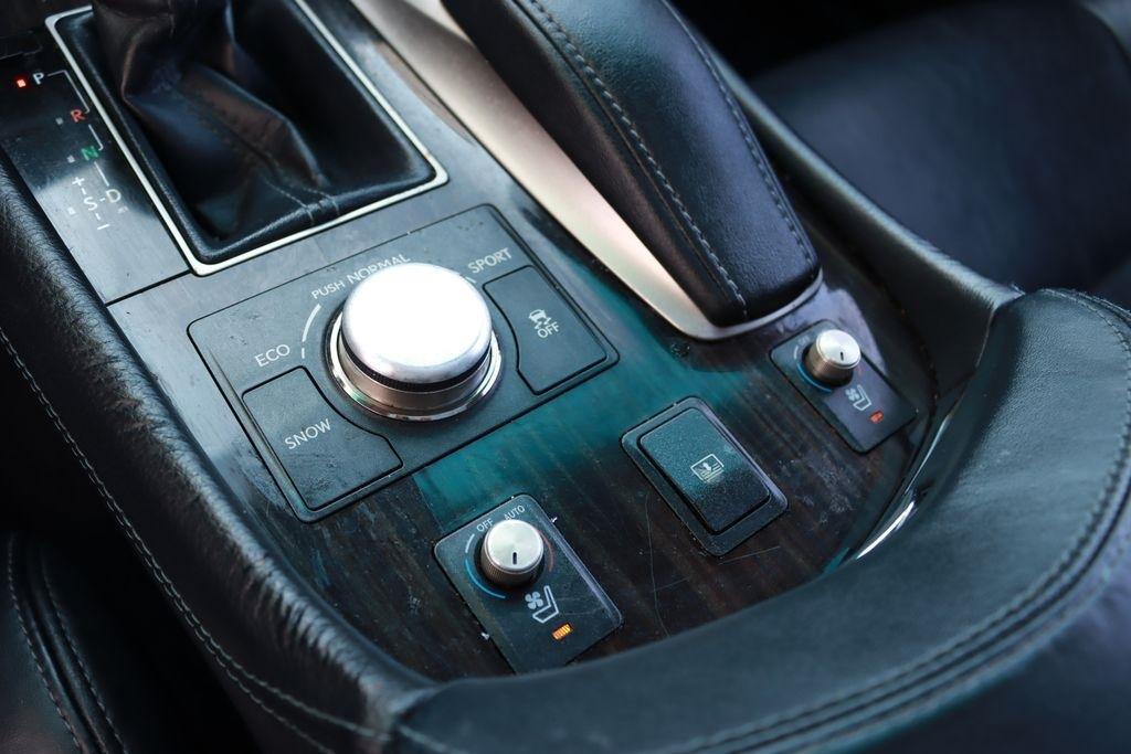 Lexus LS 460  2015